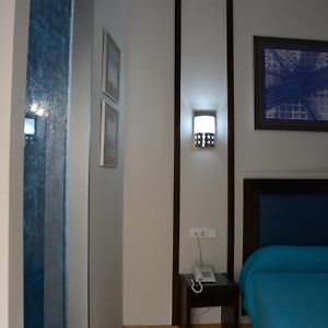 Hotel y Apartamentos Doña Lola